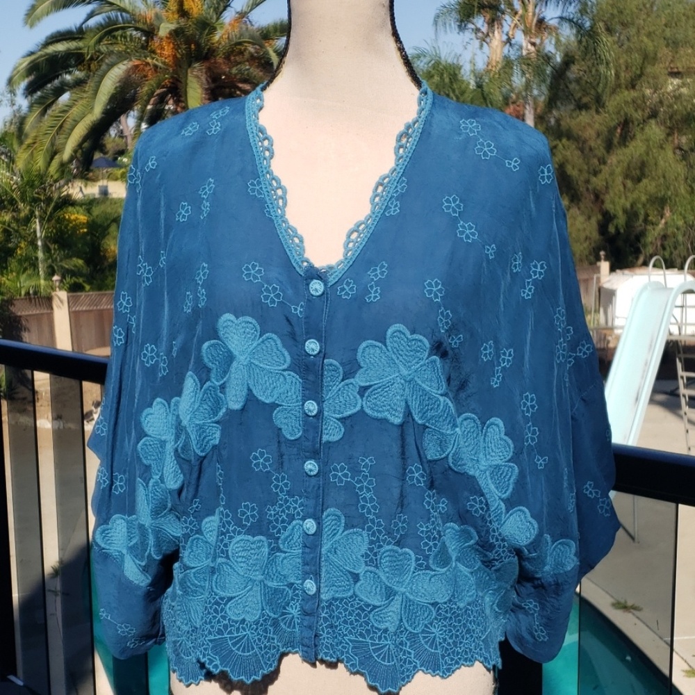 Johnny Was embroidered blouse Size small